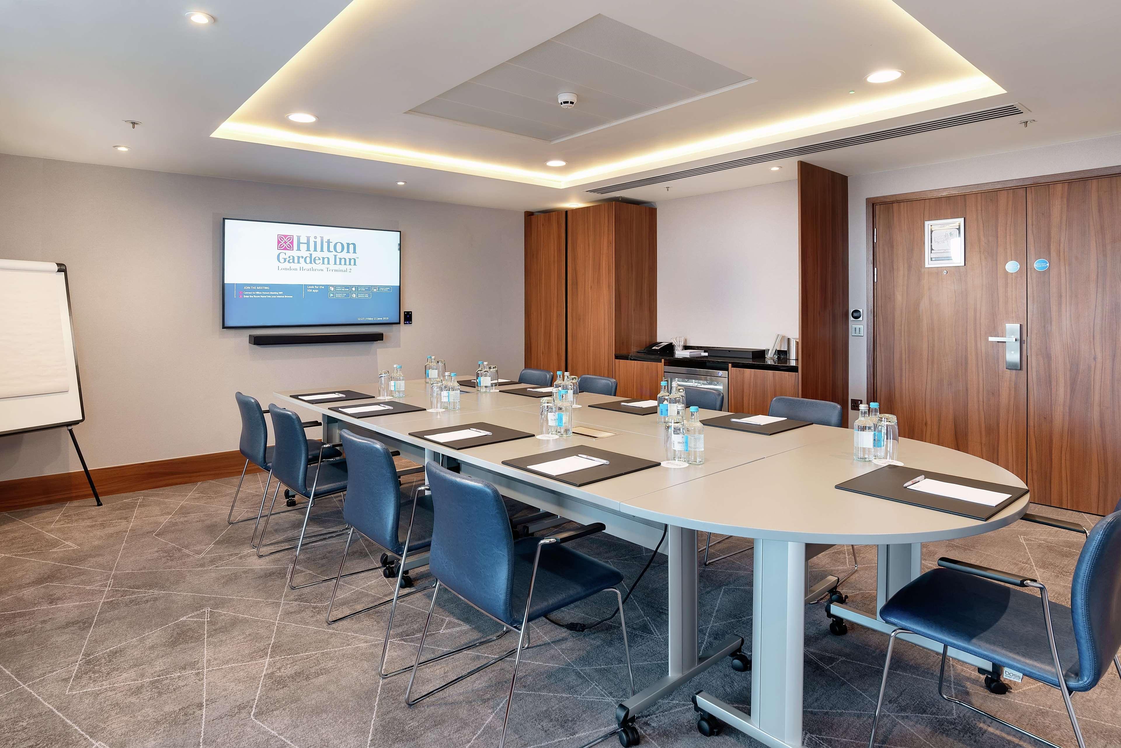 Hotel Hilton Garden London Heathrow Terminal 2 And 3 4*