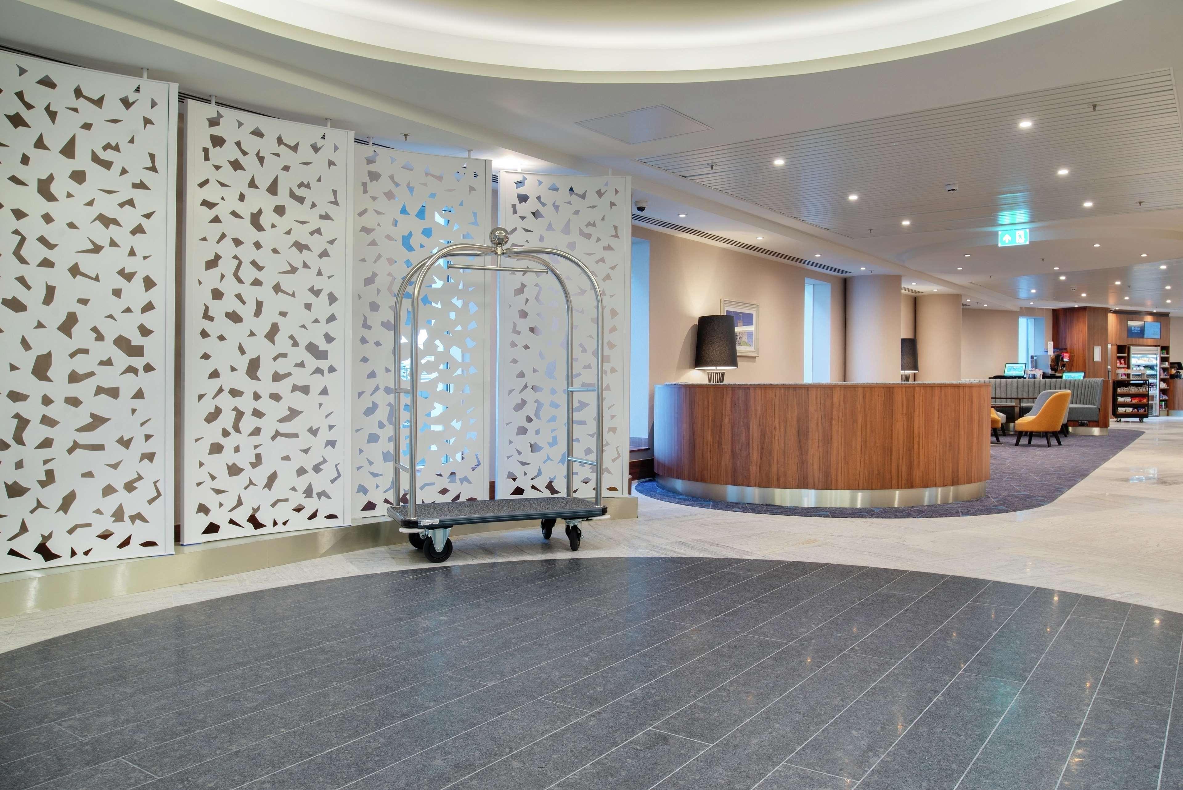 Hotel Hilton Garden London Heathrow Terminal 2 And 3 4*