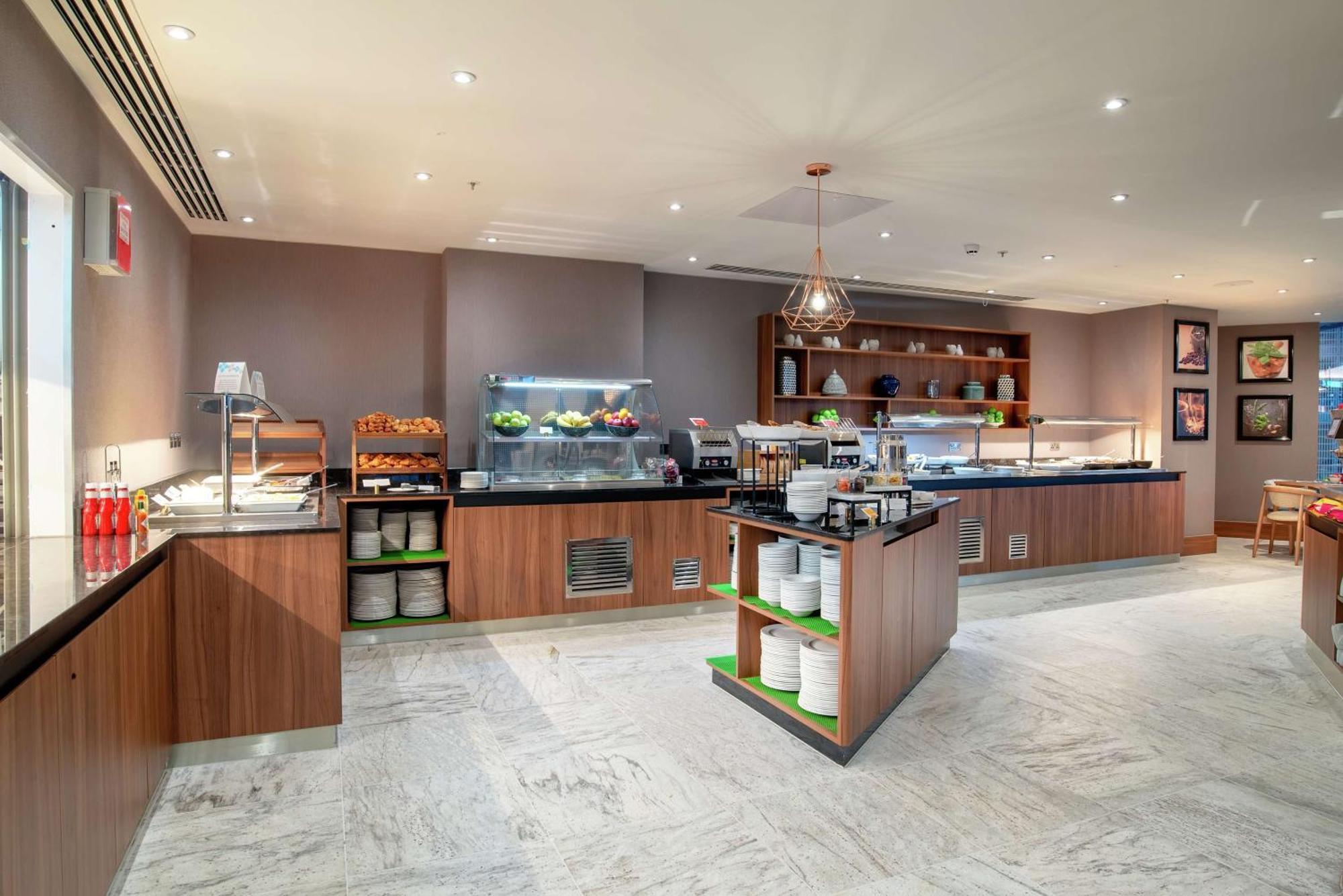 Hilton Garden London Heathrow Terminal 2 And 3 Hillingdon